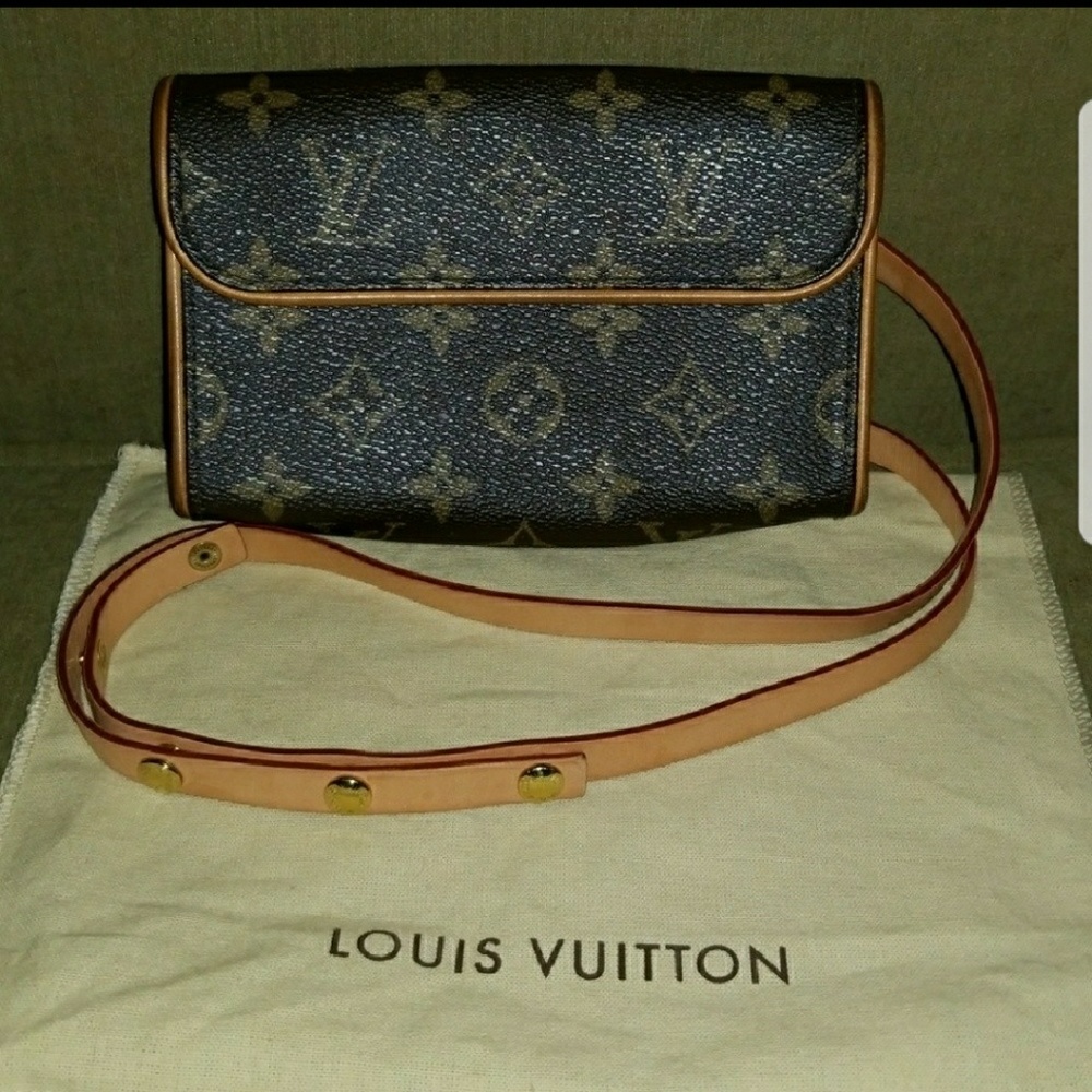 Authentic Louis Vuitton Florentine waist pochette.